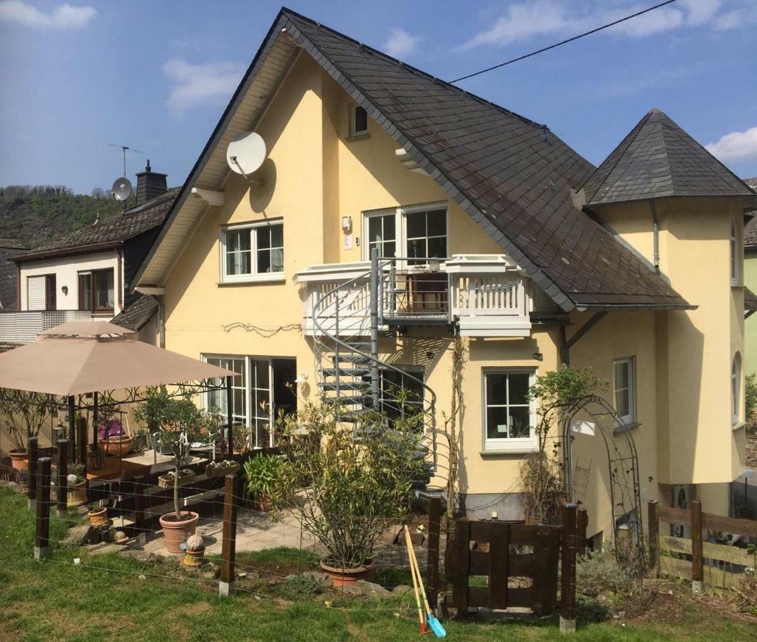 Ferienwohnung Im Tuermchen Oberfell Exterior photo